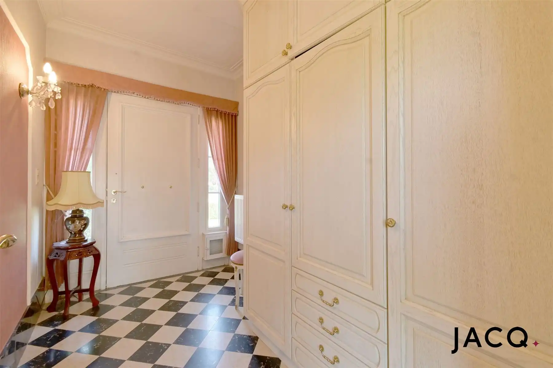 Ruime villa met 4slpk's op een prachtig perceel van 1203m²! foto 11