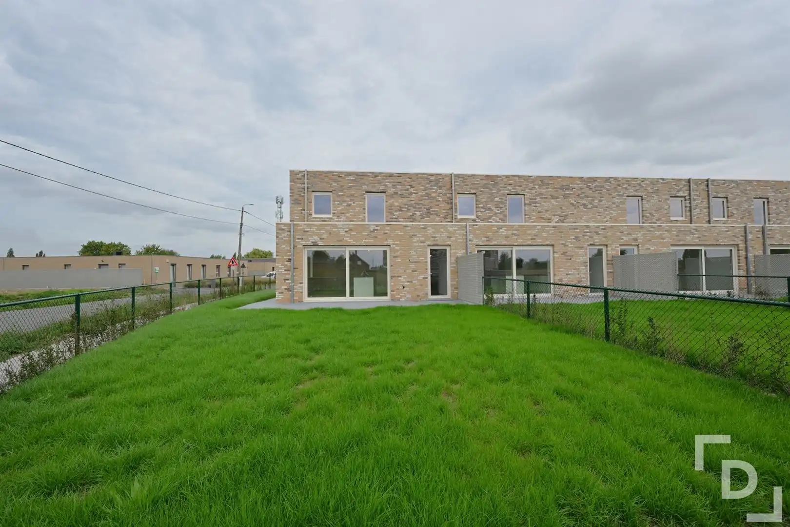 Afgewerkte nieuwbouwwoning te huur in hartje Proven. foto 14