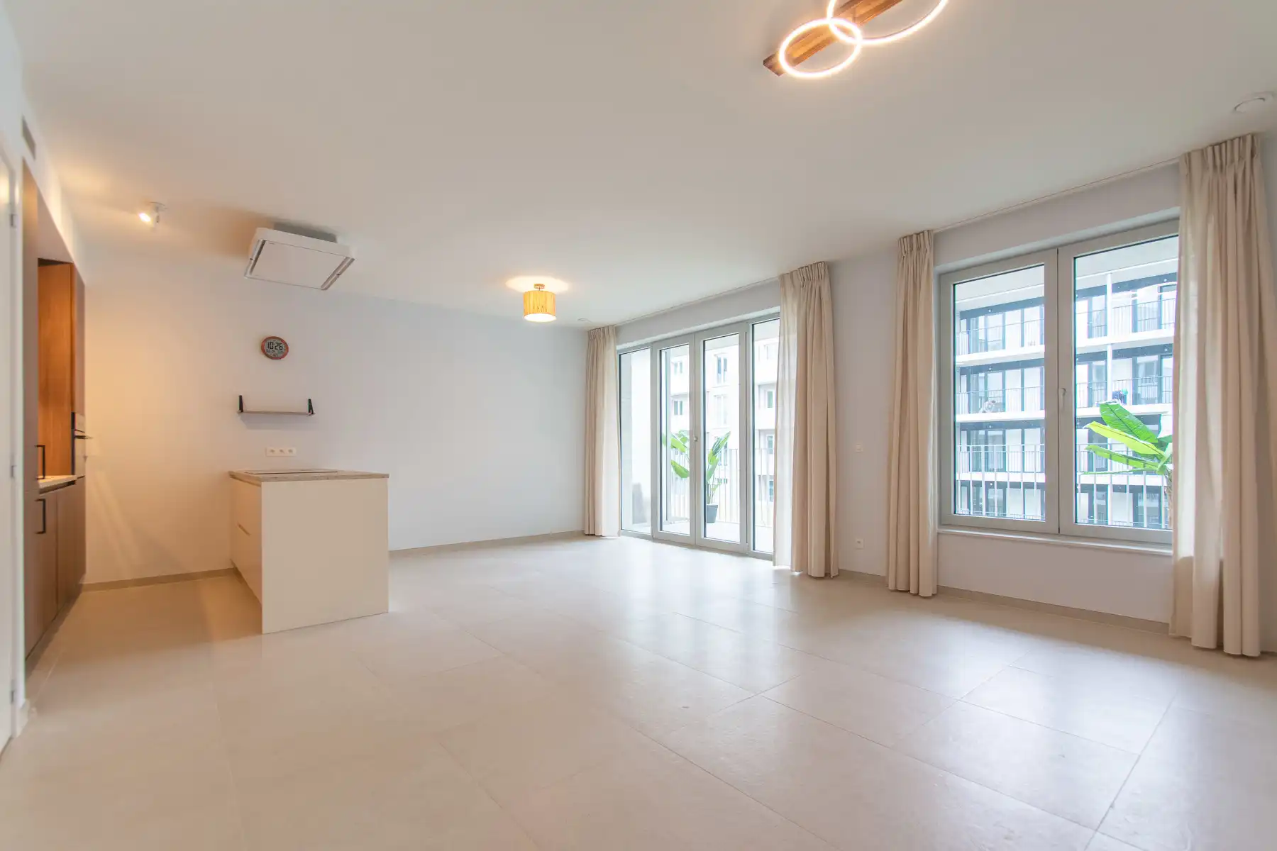 Lichtrijk nieuwbouwappartement met 2 slaapkamers en terras foto 2