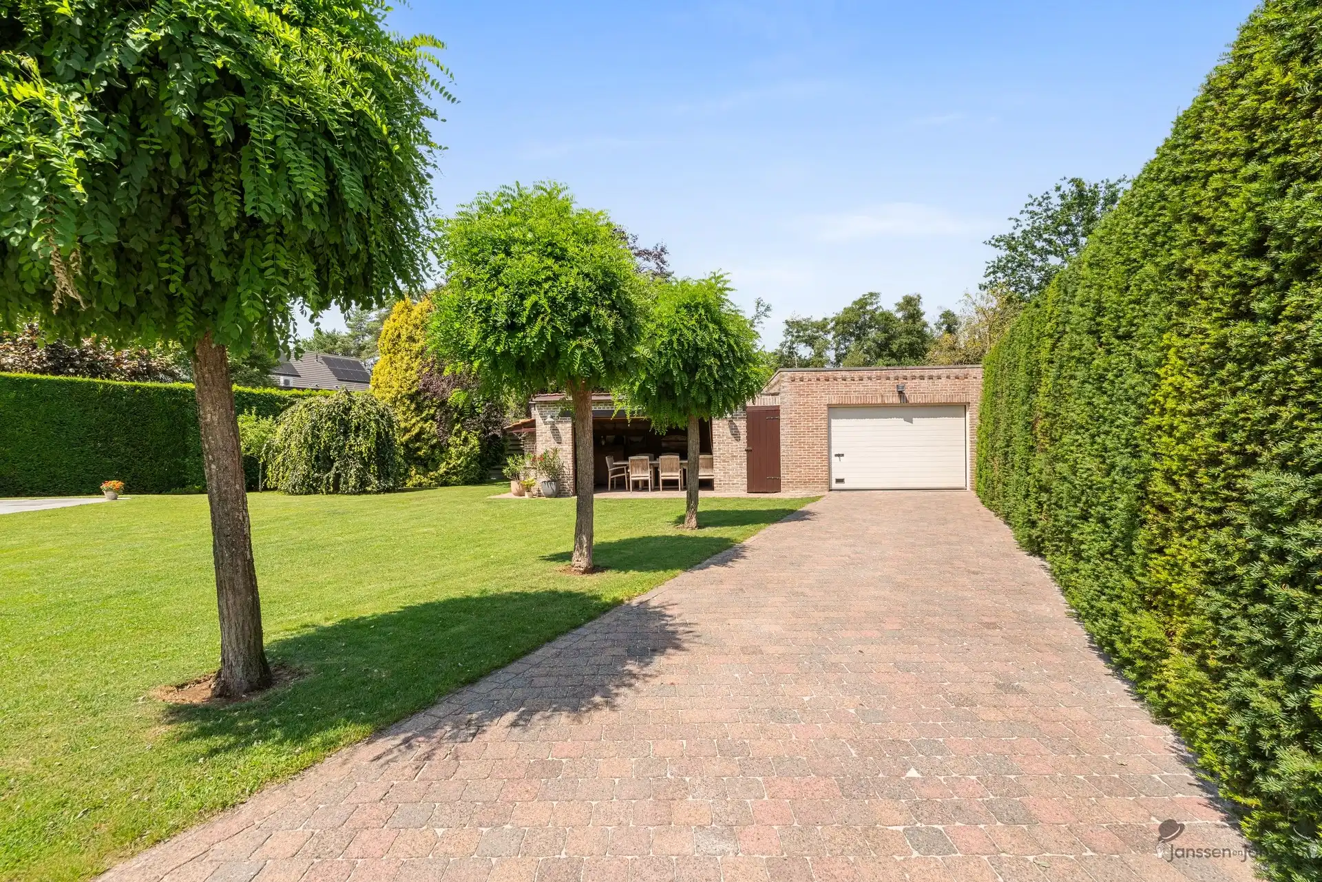 instapklare villa met zwembad foto 21