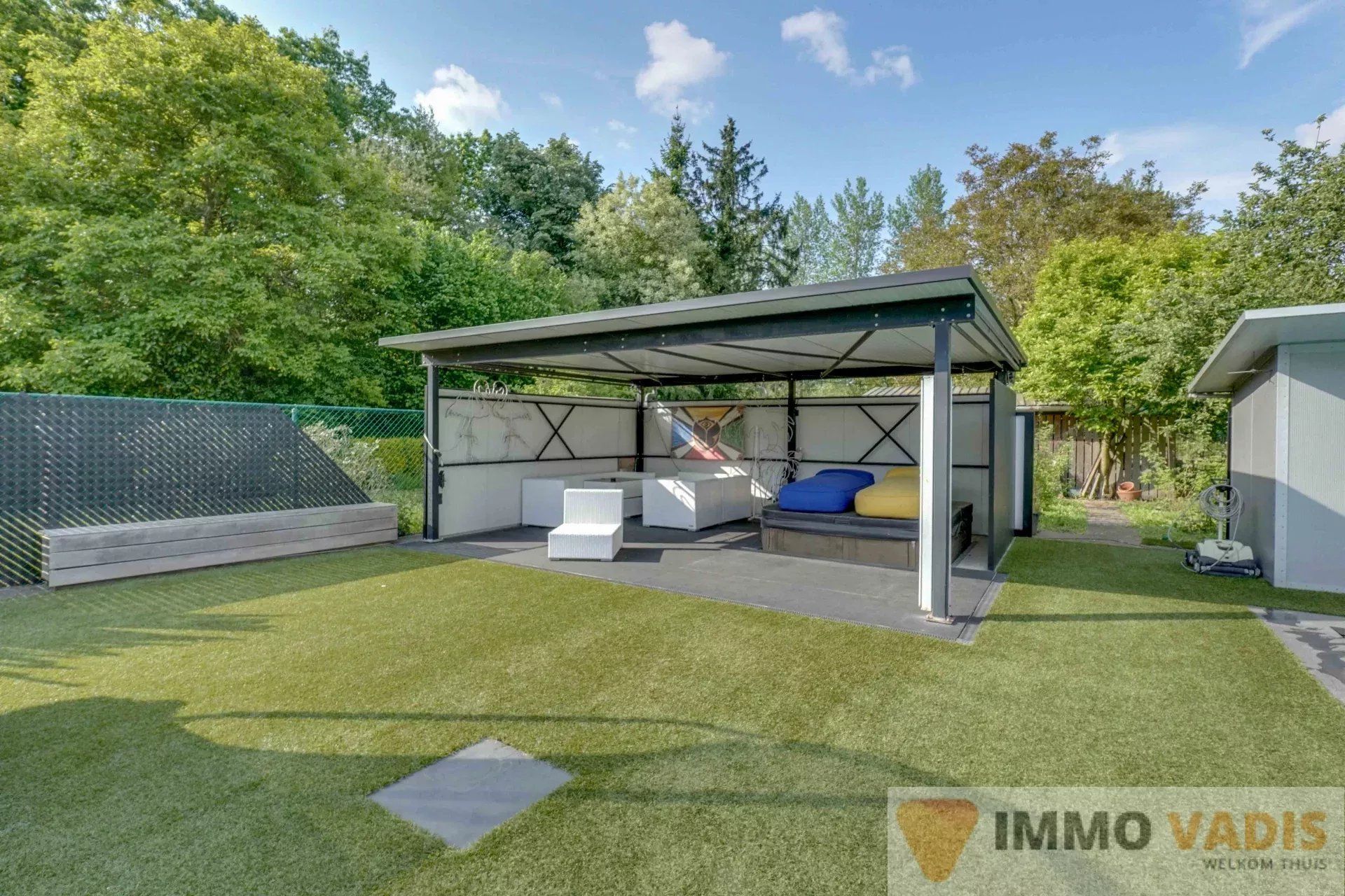 Ruime luxewoning met zwembad foto 27