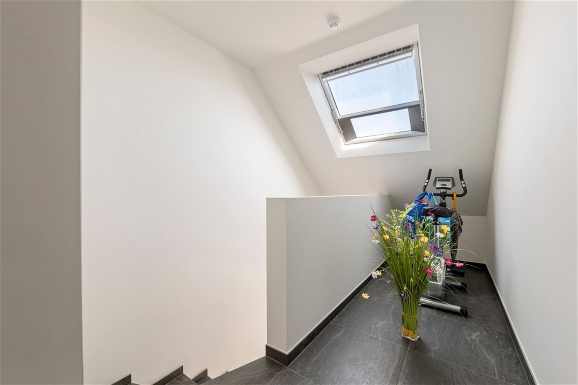 INSTAPKLAAR 2 SLK APPARTEMENT MET ONDERGRONDSE STAANPLAATS IN HARTJE MAASMECHELEN  foto 31