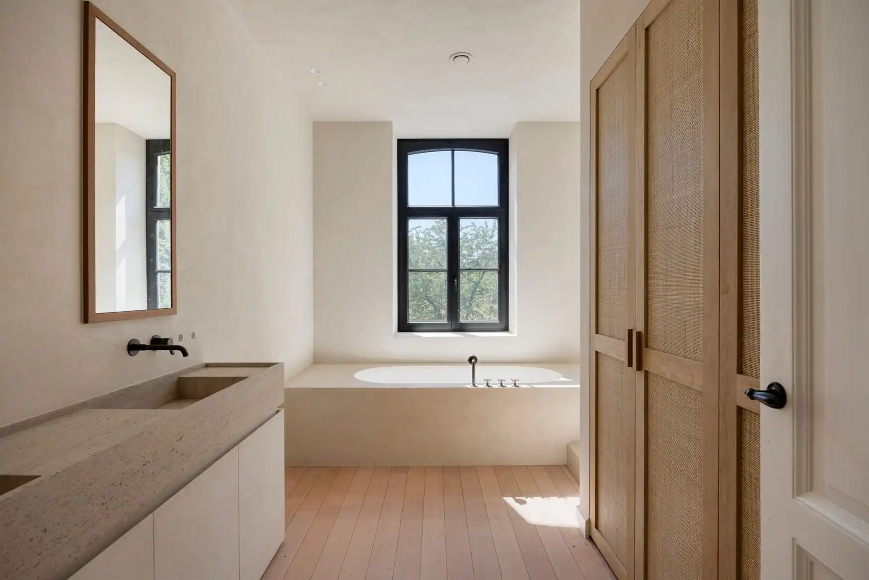 Uitzonderlijke woning op een unieke historische locatie foto 29