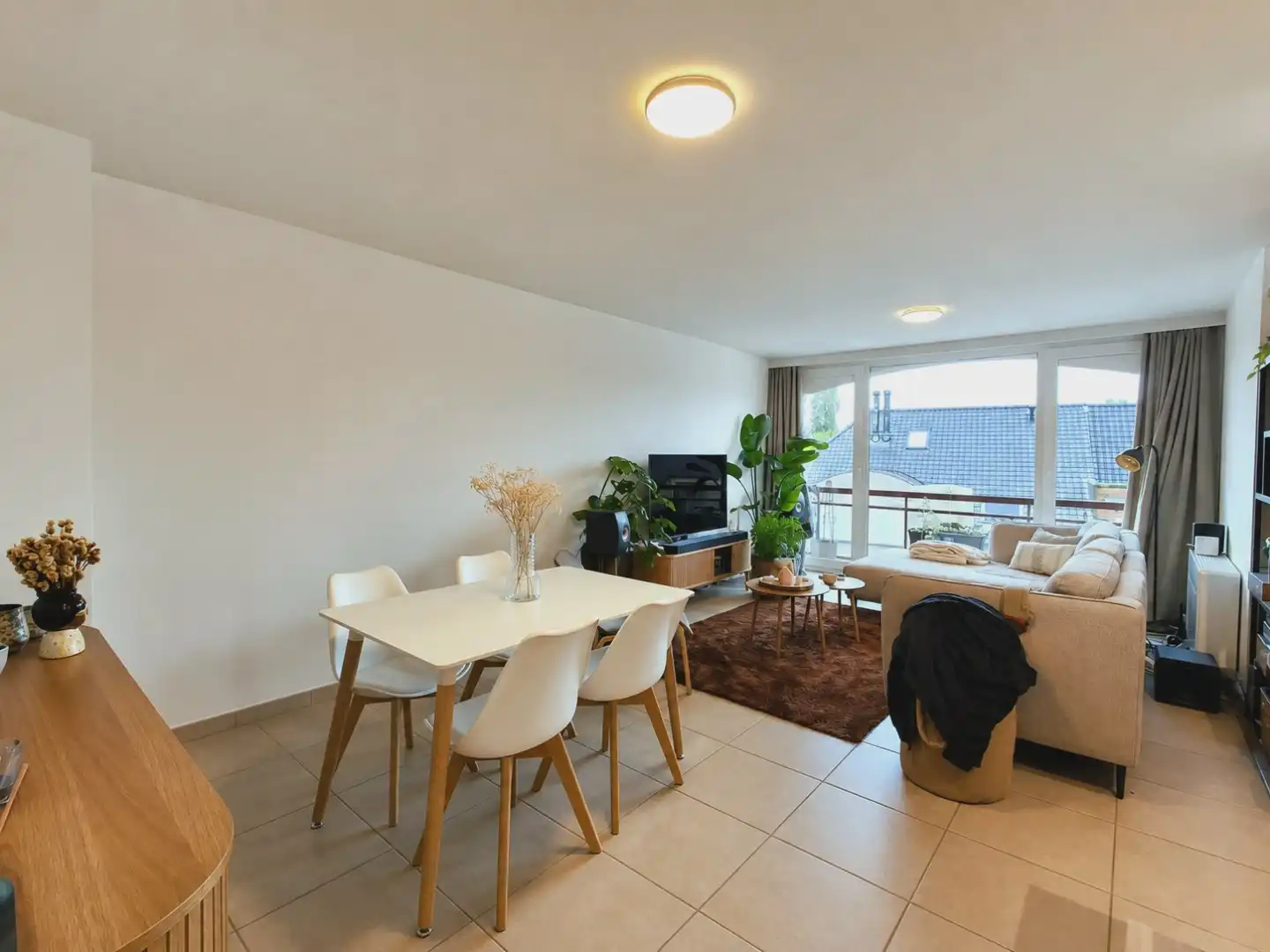 RECENT GERENOVEERD, CENTRAAL GELEGEN DUPLEX-APPARTEMENT MET 2 SLAAPKAMERS foto 2