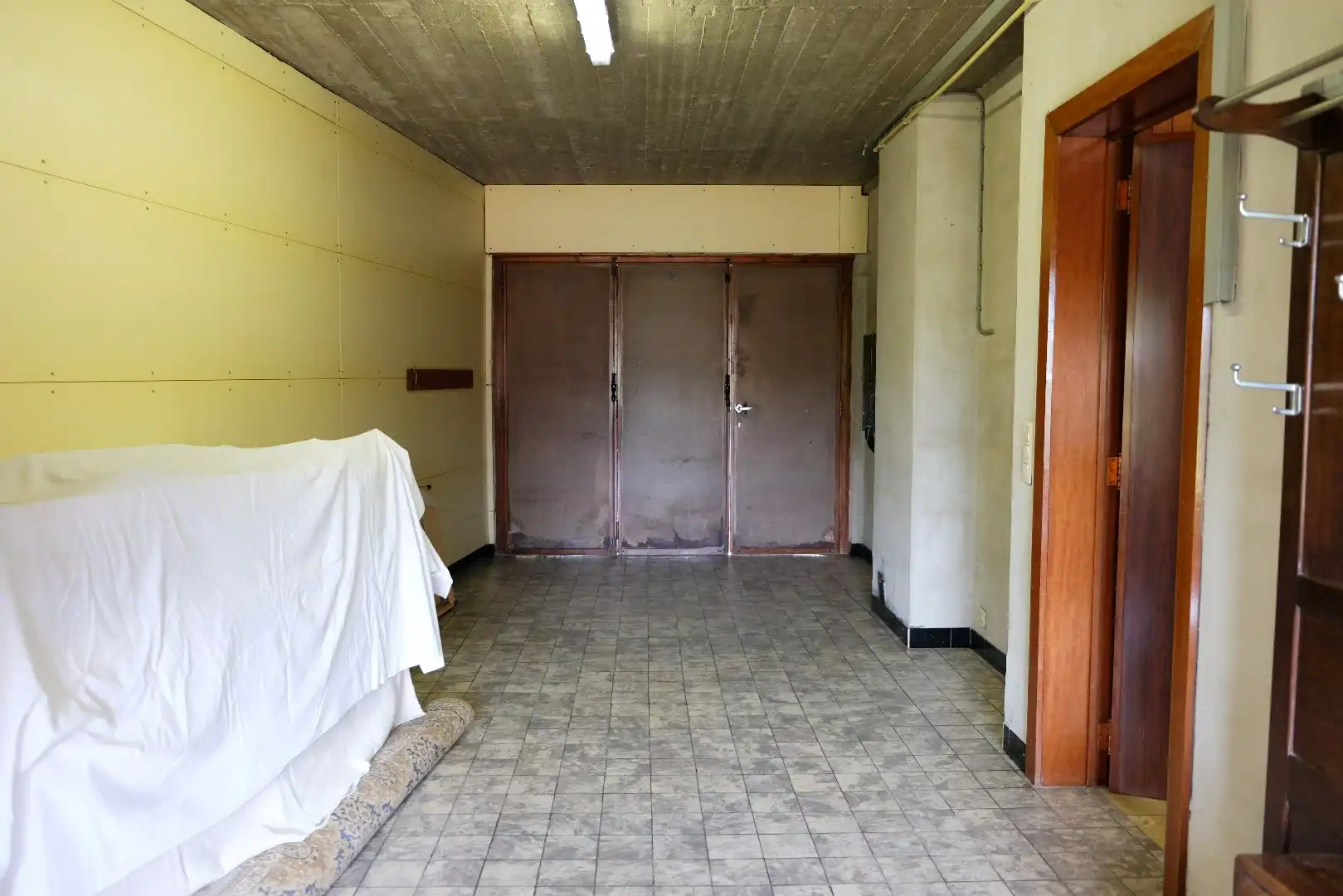 Ruime woning met garage, bijgebouwen en tuin en veel potentieel voor extra slaapkamers foto 22