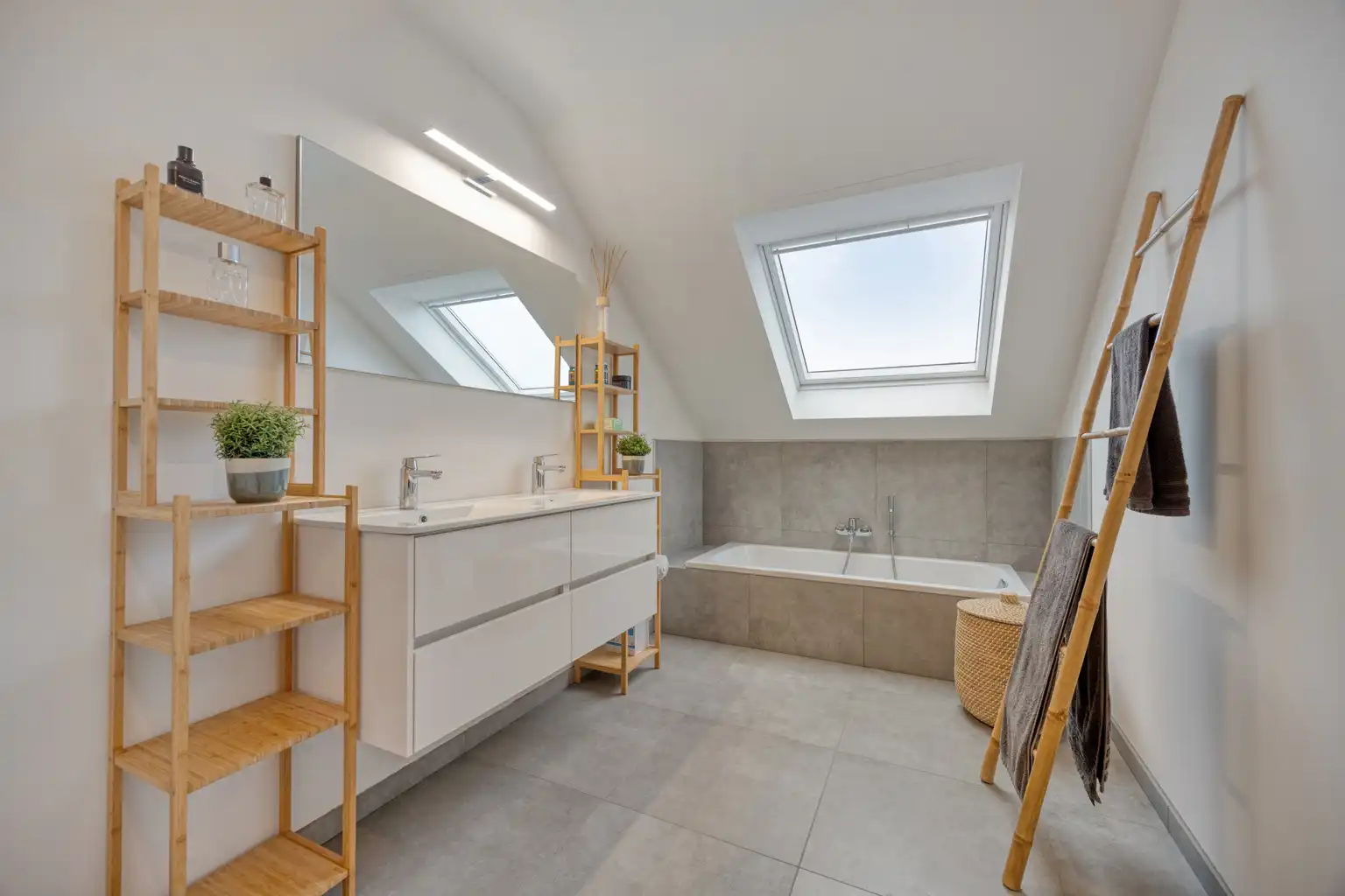 Recente instapklare woonst met tuin in Eliksem foto 20