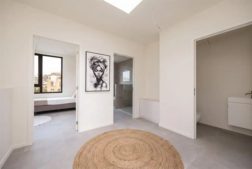 Nieuwbouwwoning onder registratie op toplocatie foto 18
