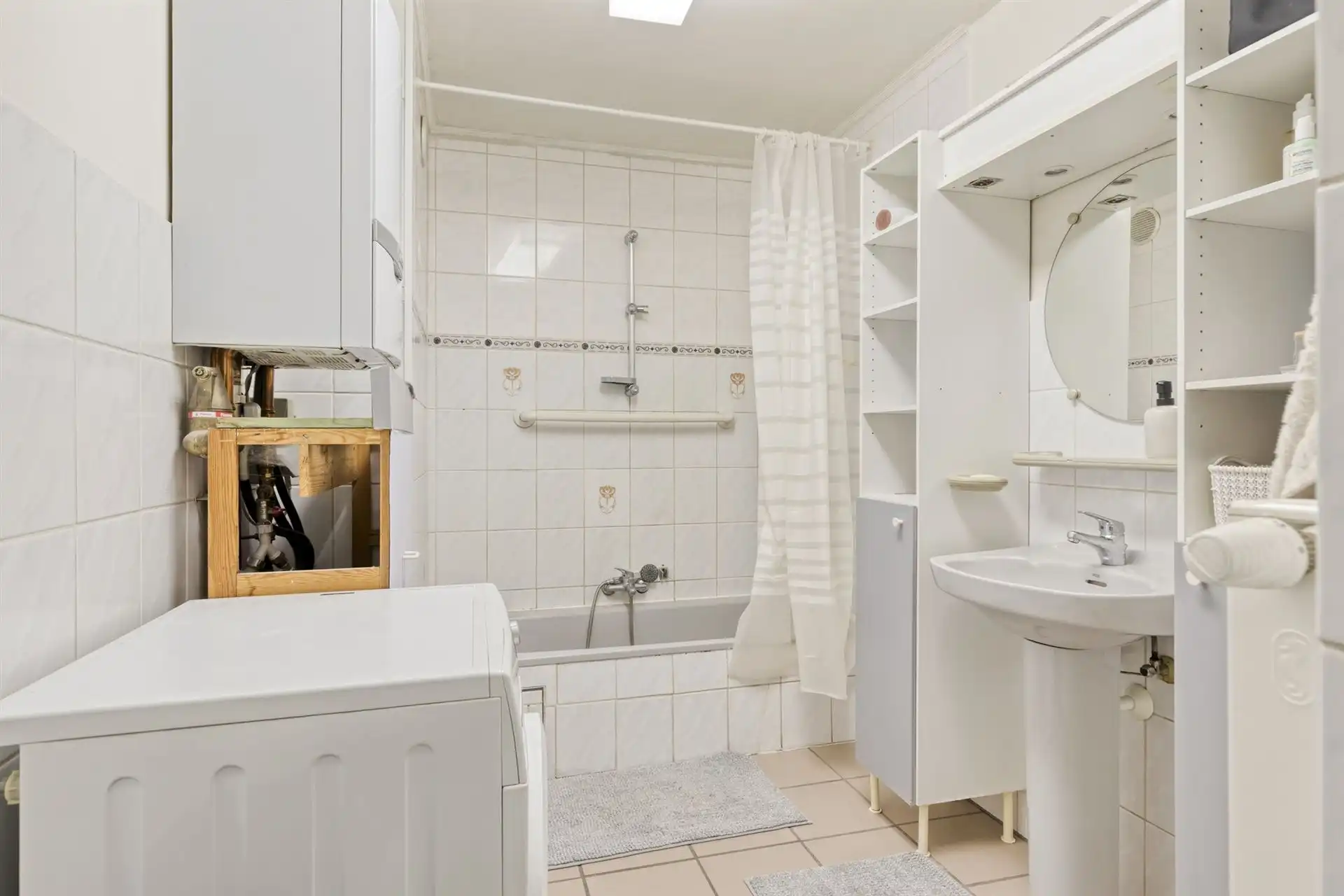 Instapklaar app. met 2 slaapkamers, terras en garage. foto 17