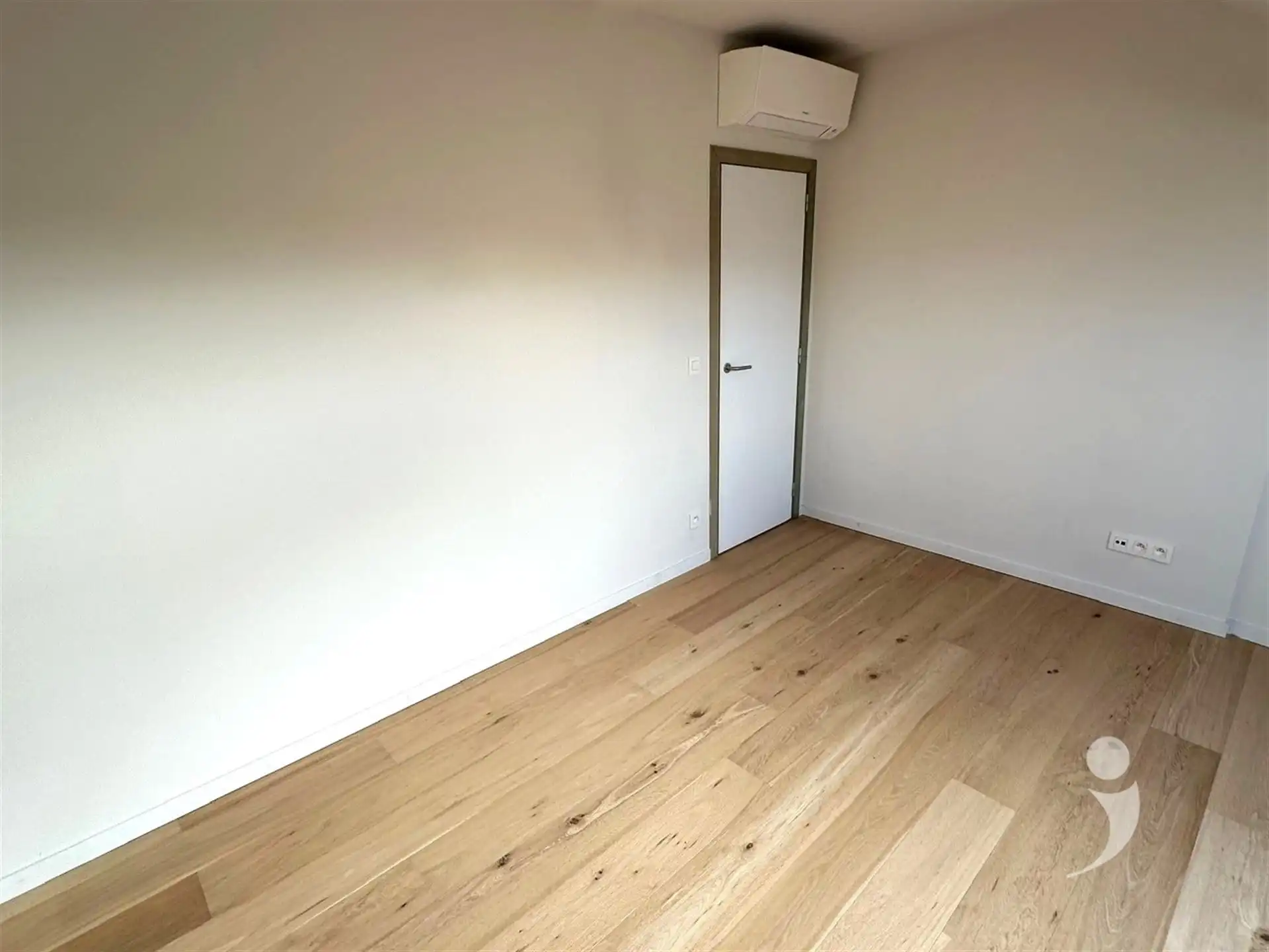 Knap vernieuwbouwappartement foto 12