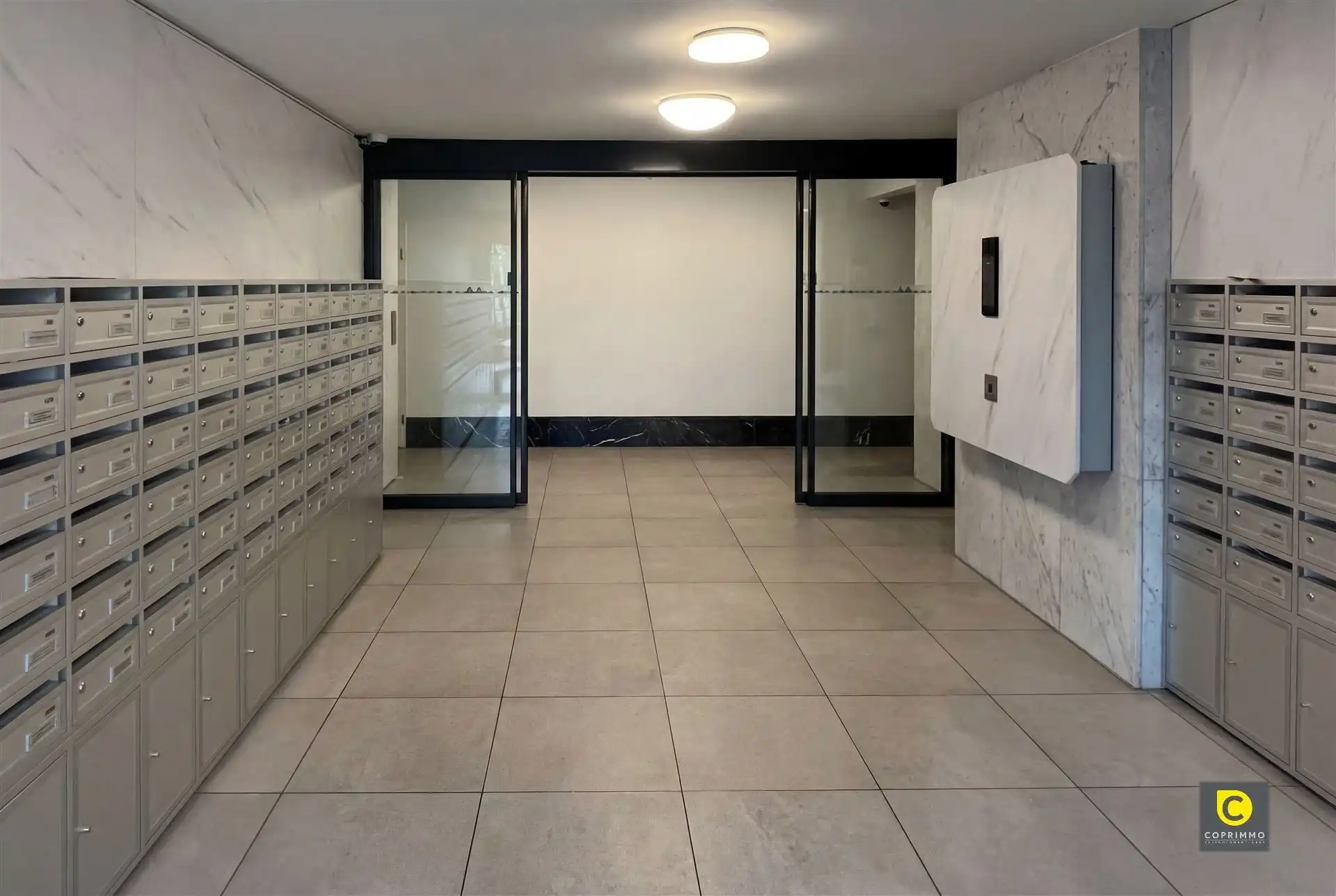 Kwalitatief gerenoveerd appartement met terras foto 13