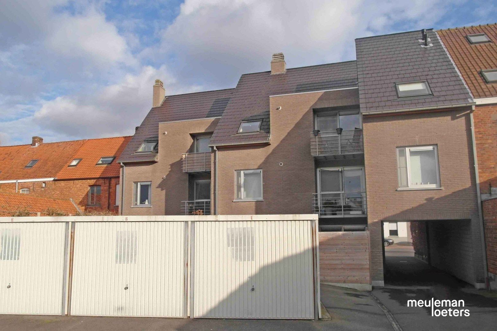 Centraal gelegen garagebox foto 2