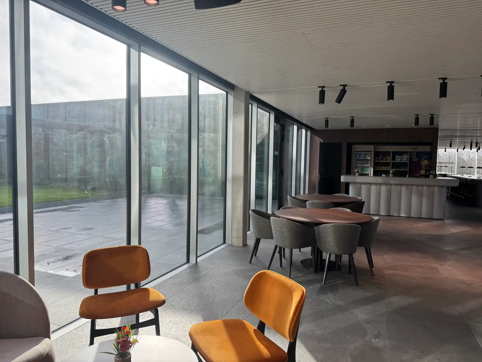 Kantoorruimte te huur in Square One – Geel foto 13