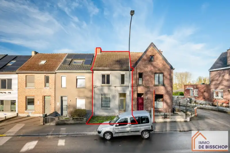 Gezellige woning met 2 slaapkamers, tuin en 2 autostaanplaatsen foto {{pictureIndex}}