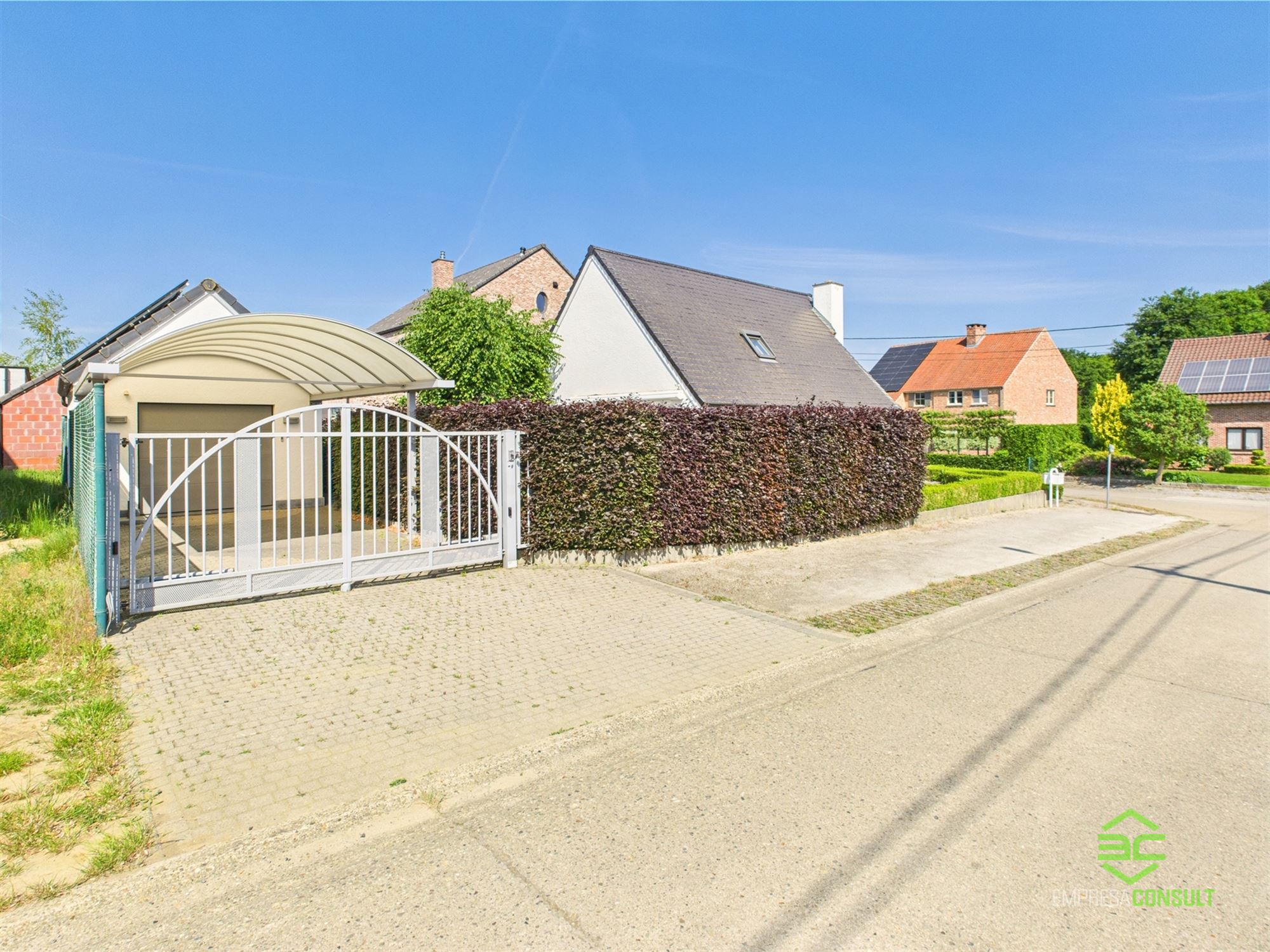 Instapklare gezinswoning met 3 slpk in Linkhout! foto 30