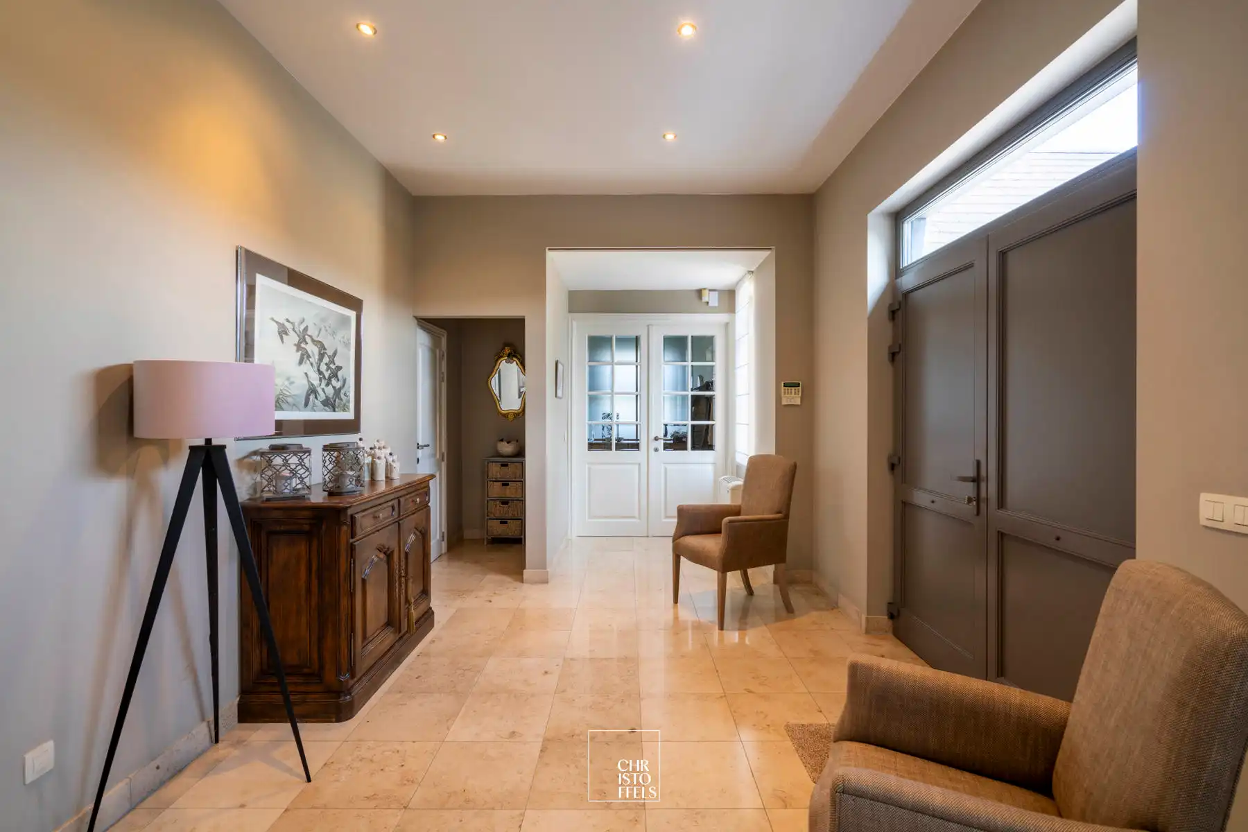 Exclusieve villa van 458m² met buitenzwembad op een perceel van 2.231m² foto 4