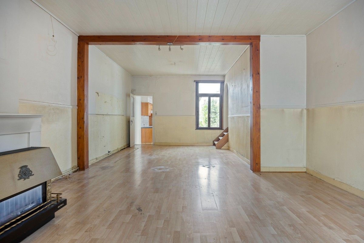 RUIME EN RUSTIG GELEGEN GEZINSWONING | 4 SLPKS - GARAGE - TUIN | TE RENOVEREN foto 4