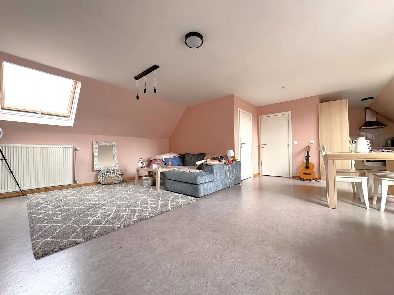 Ruim dakappartement te St-Gillis bij Dendermonde foto {{pictureIndex}}