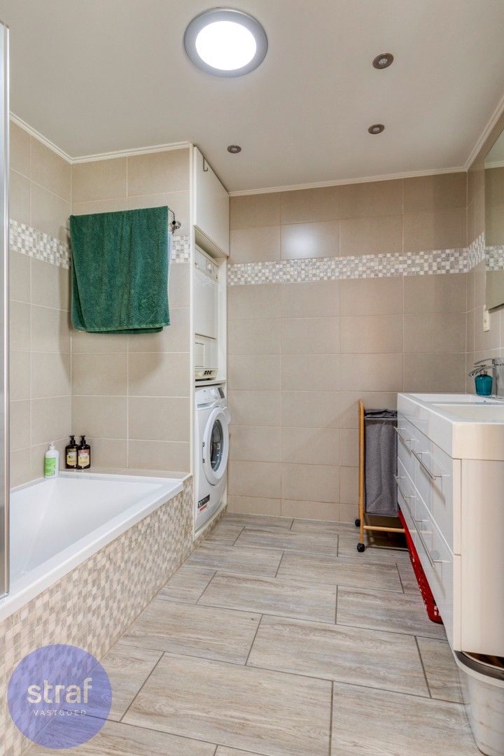 Groot wonen met 6 slaapkamers en een tuin in bruisend Kapellen foto 14