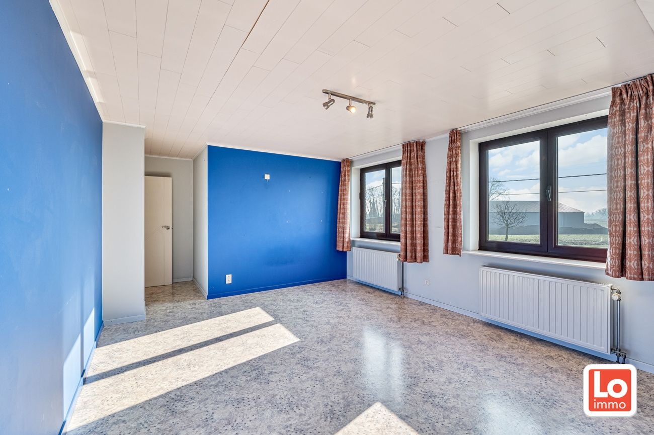 VERKOCHT!! Heel ruime degelijke open woning met praktijkruimte, inpandige garage en ruime gerenoveerde schuur met heel wat potentieel gelegen op een gemakkelijk bereikbare locatie tussen Oostakker en Lochristi! foto 20