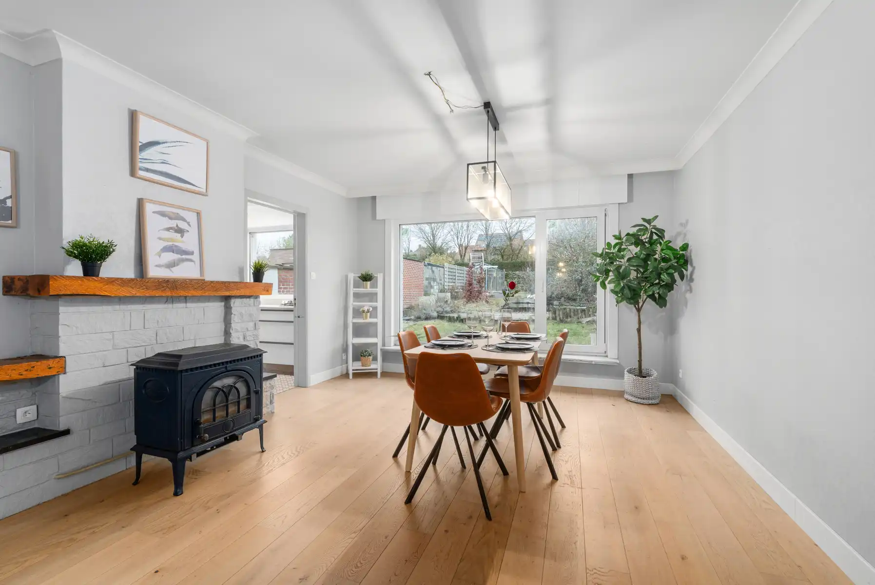 Rustig gelegen woning met garage en tuin foto 9