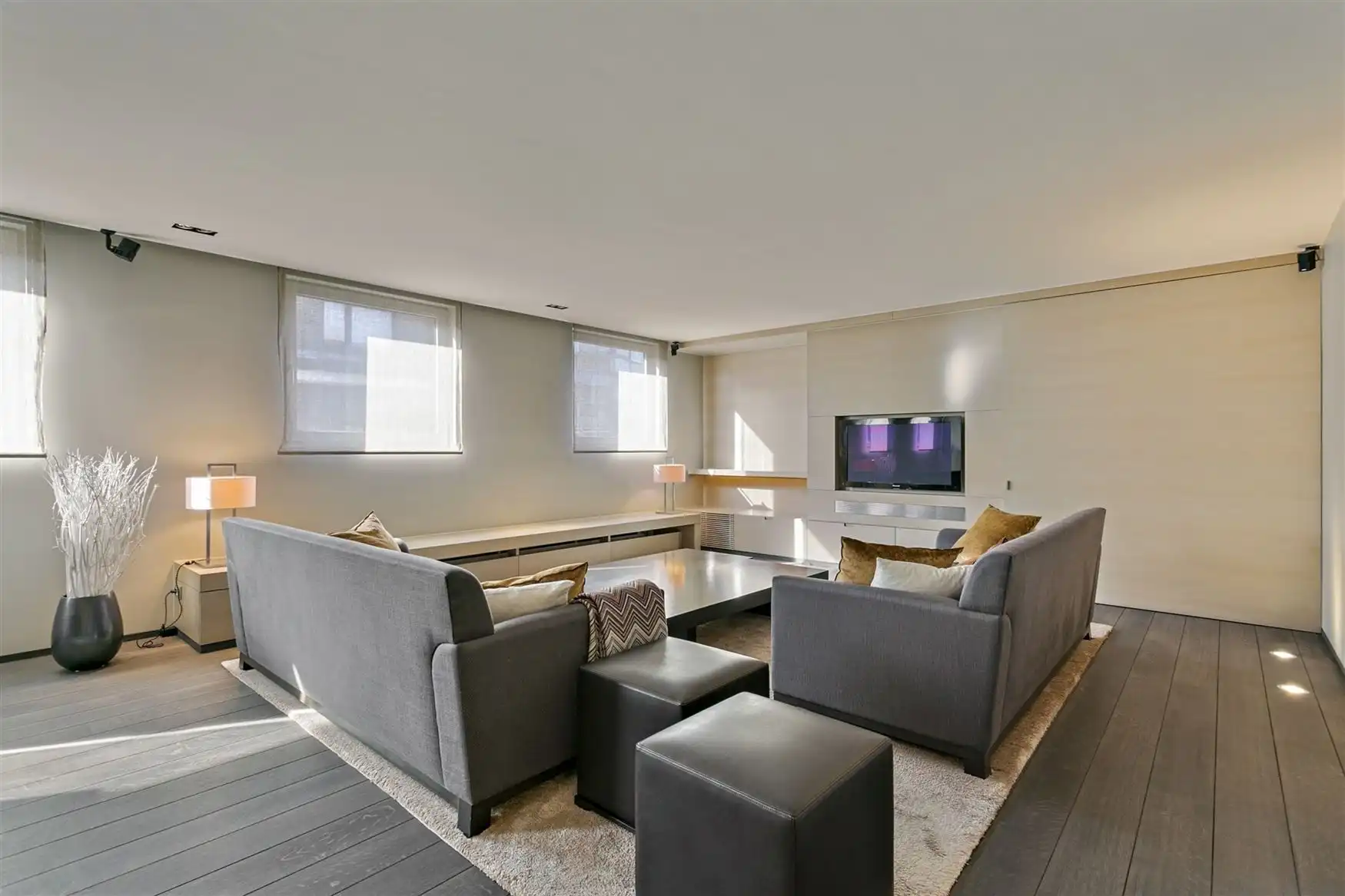 Zeer ruim bemeubeld duplexappartement foto 3