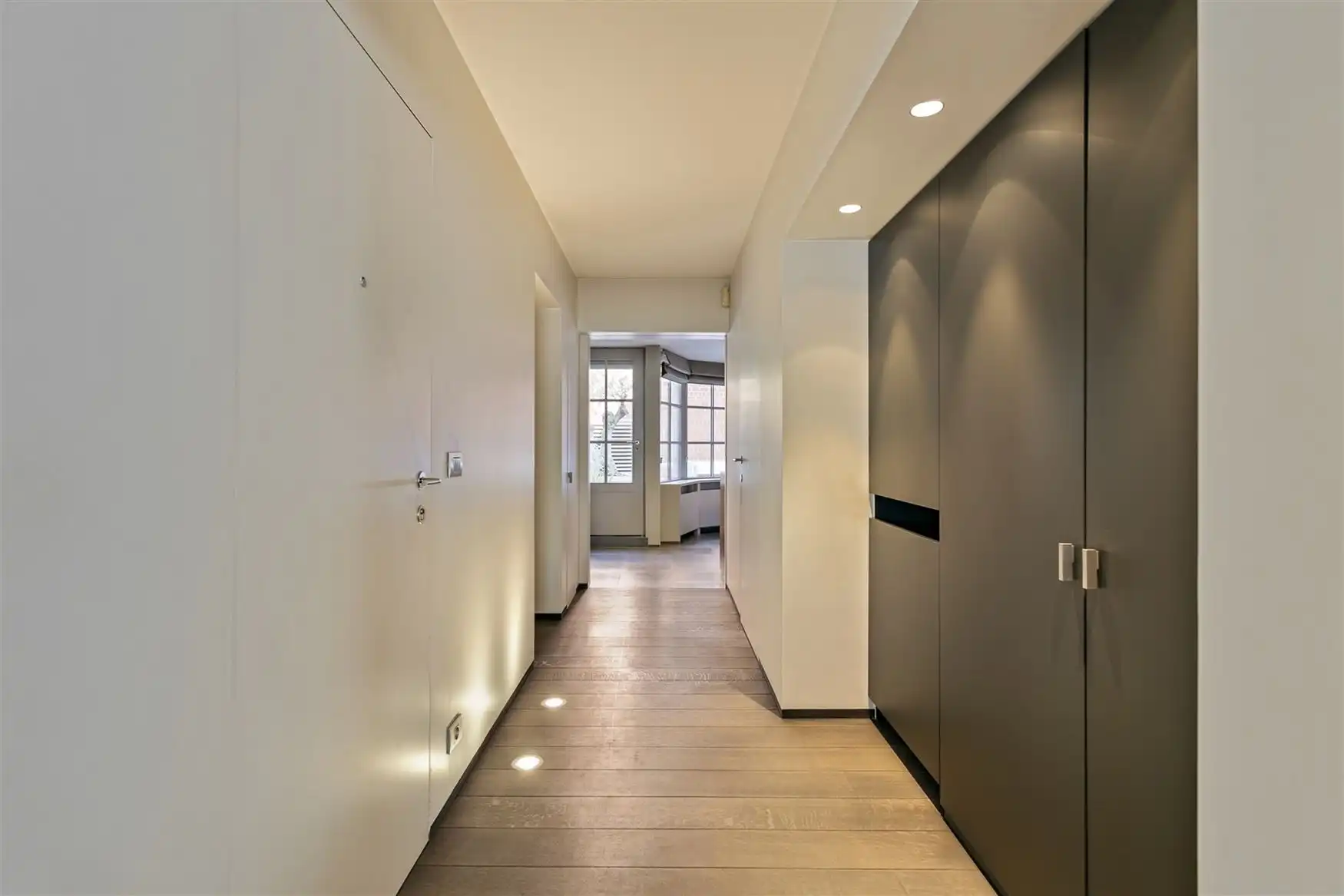 Zeer ruim bemeubeld duplexappartement foto 3