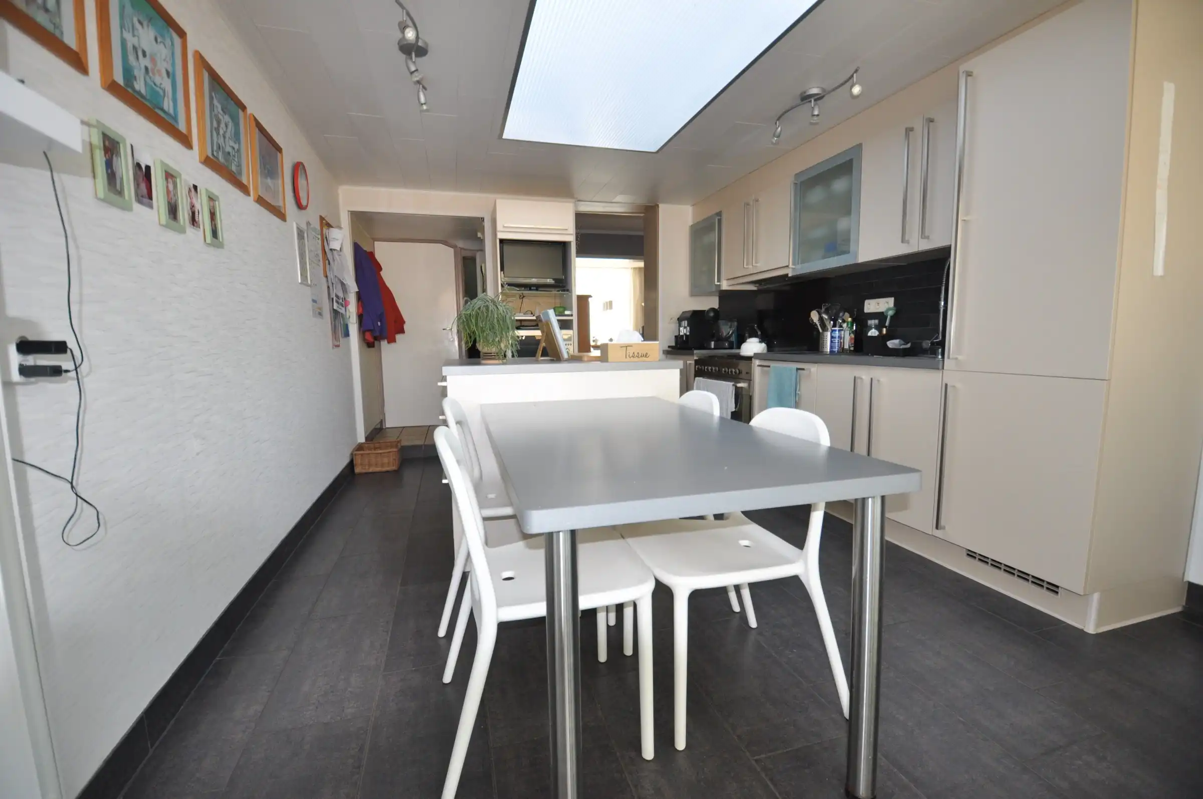 Vernieuwde herenwoning in het centrum van Zandvoorde foto 9