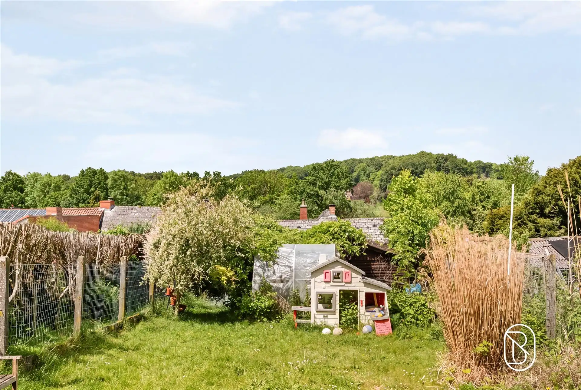 Bel-etagewoning met 3 slpk, garage en tuin in Vloesberg foto 9