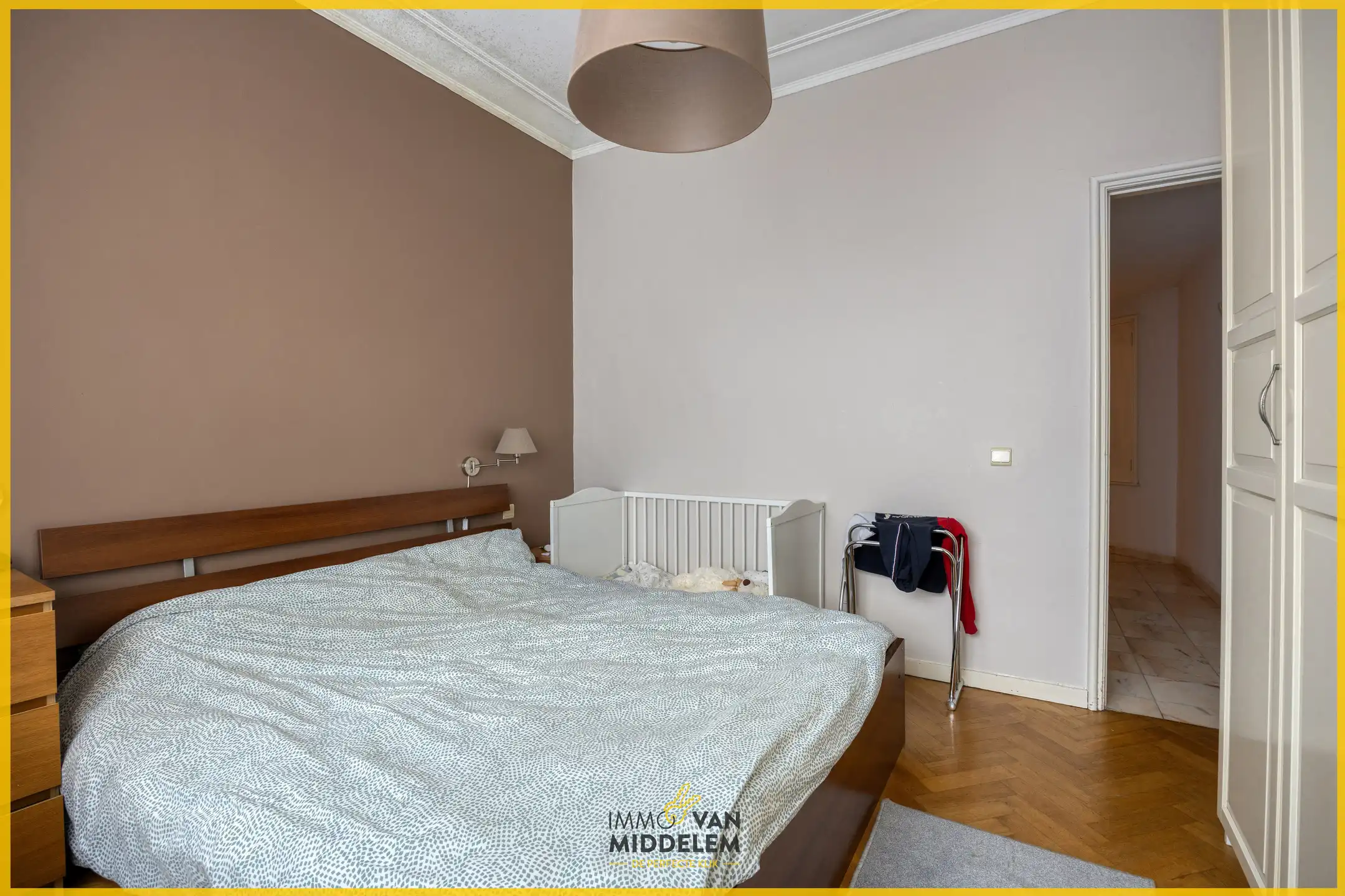 APPARTEMENT MET 2 KAMERS, TERRAS, TUIN EN GARAGE foto 9