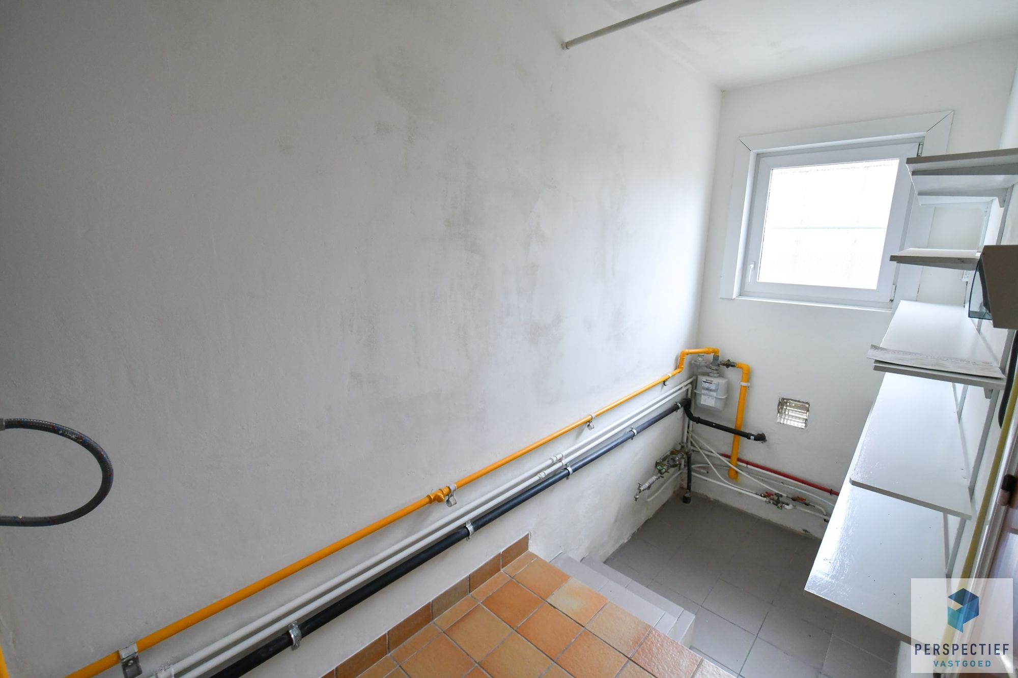 BEZOEKMOMENT WOENSDAG 06/08 VAN 16.30U TOT 18.30U | INSTAPKLARE WONING met GARAGE, 2 SLPK - GROTE GARAGE/ LOODS en TUIN foto 11