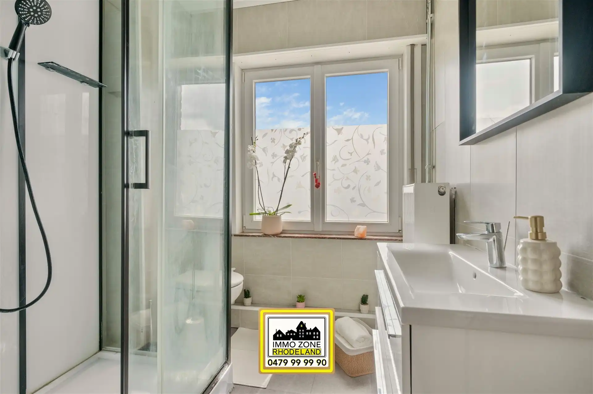 Instapklare woning met 3 slpks, 2 bdks, garage en tuin foto 19