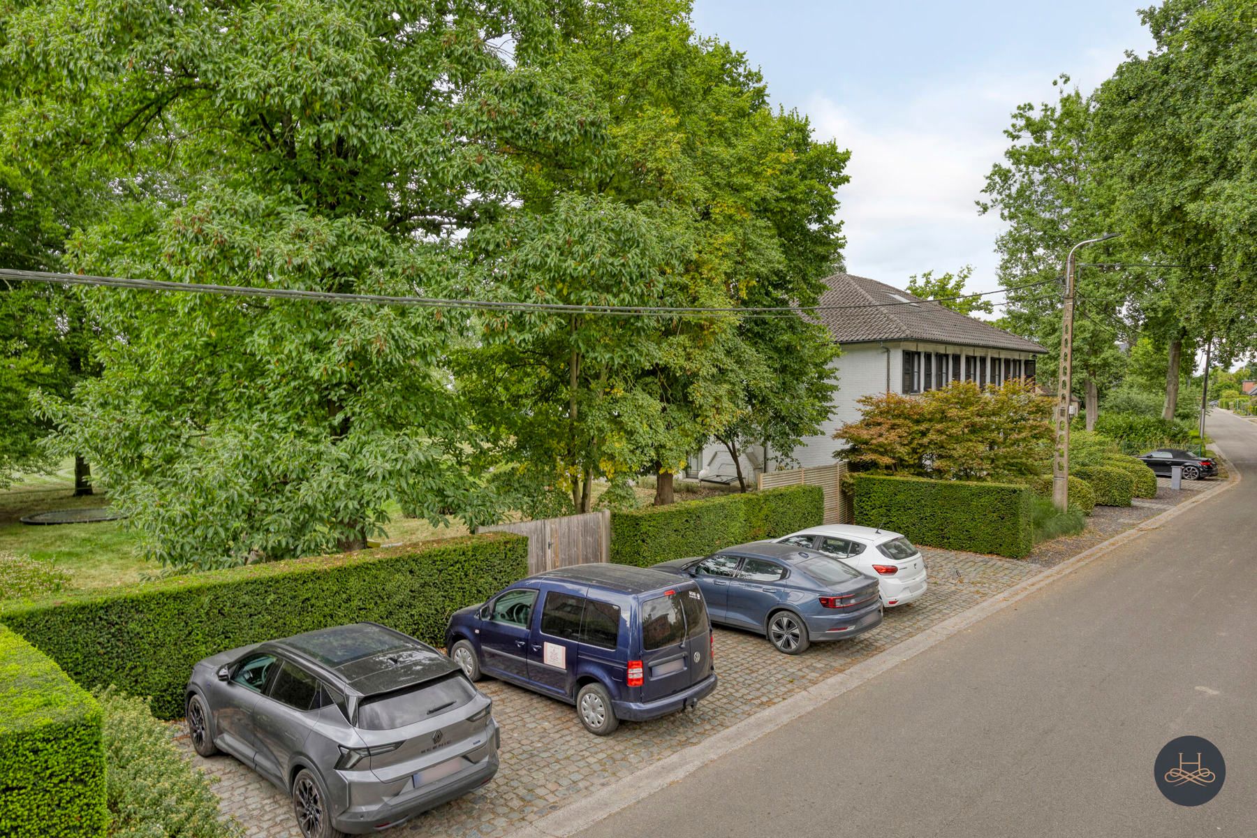 Prachtige, rustig gelegen villa met praktijk en royale tuin foto 2