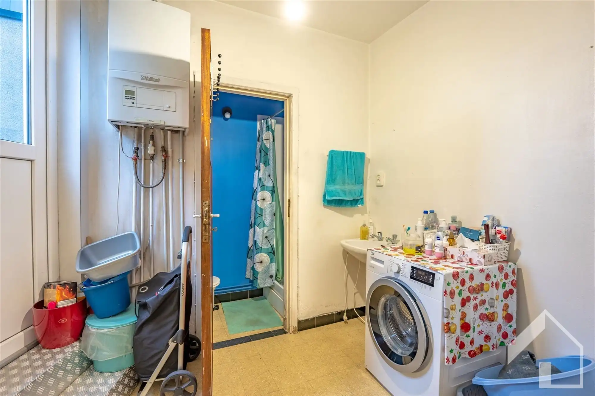 Gelijkvloers handelspand met 2 appartementen foto 29