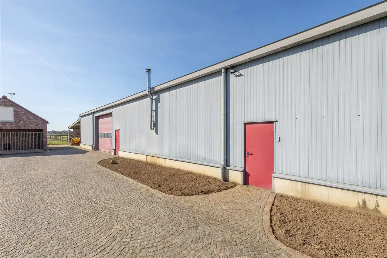 Villa grenzend aan agrarisch gebied met 4slk en opslag foto 69