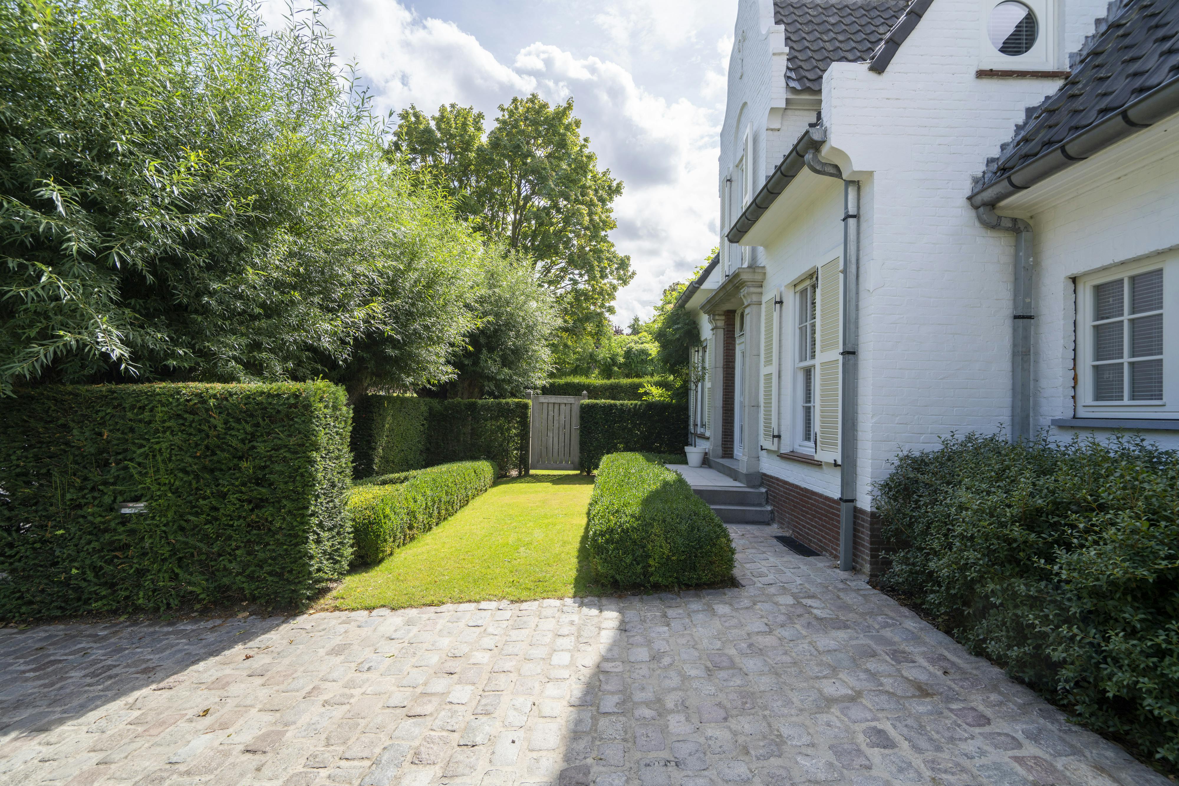 Karaktervolle villa te koop te Kortrijk foto 29
