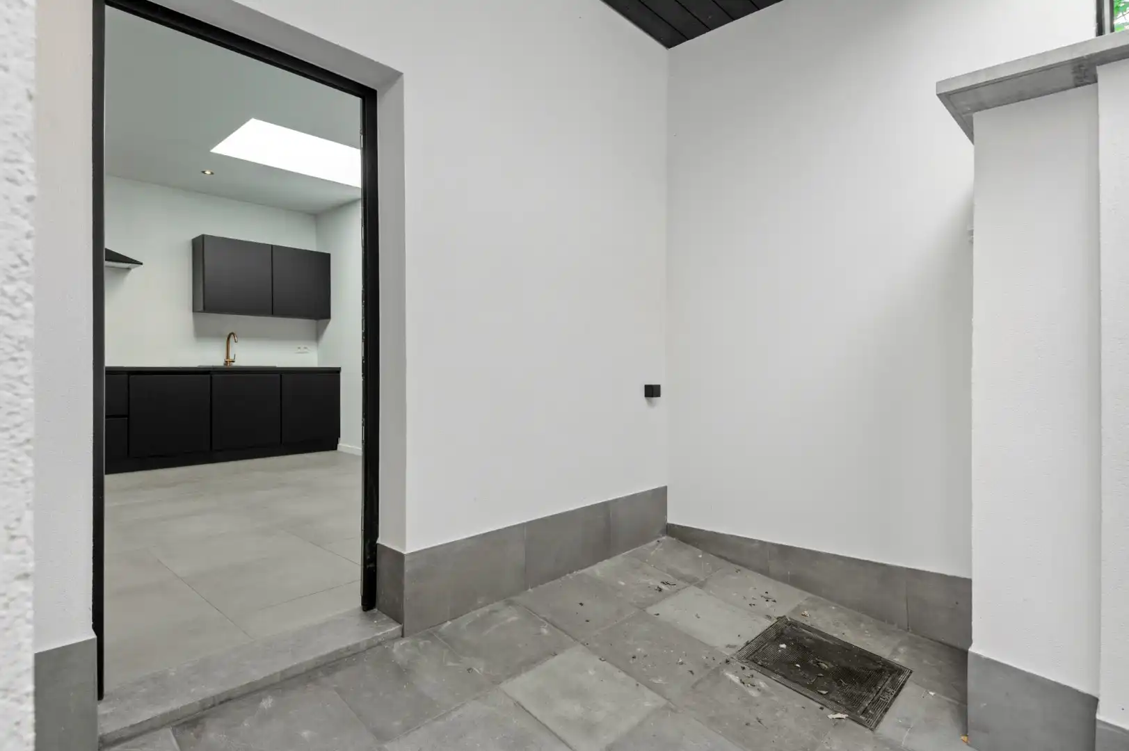 Stijlvol en  hoogwaardig vernieuwde woning met EPC A in het centrum van Kapellen foto 9