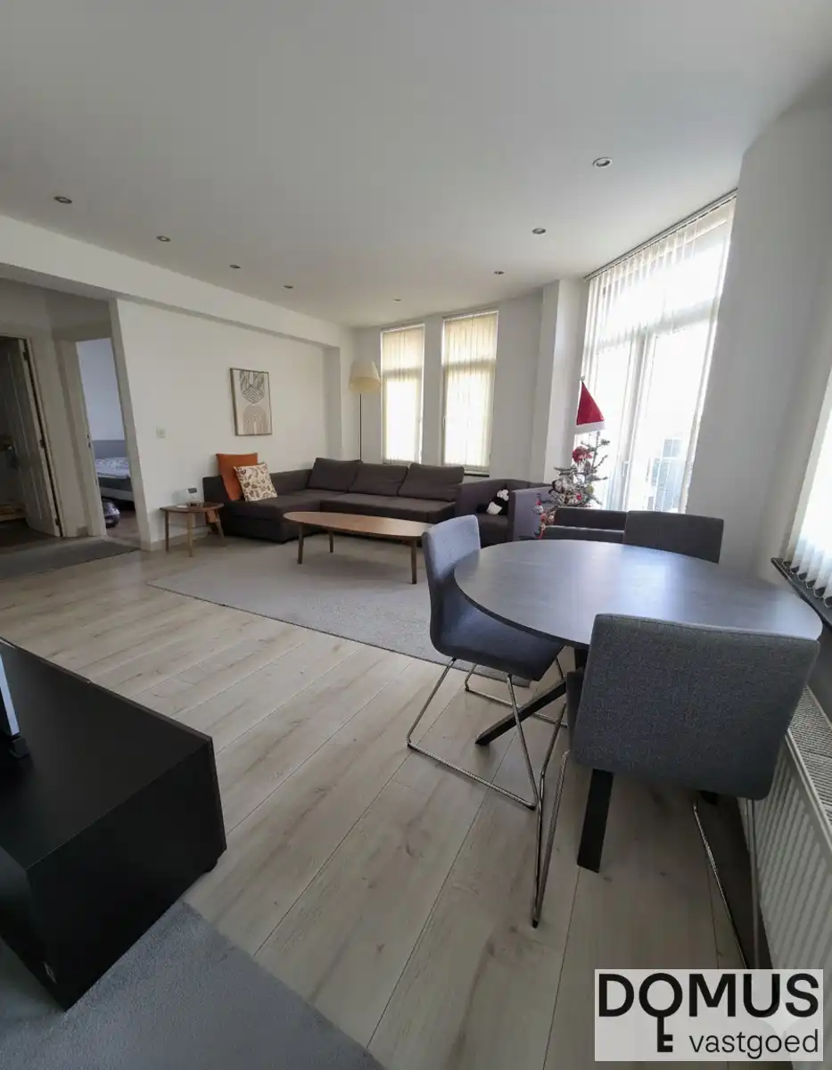 2 slaapkamer-appartement te koop in het hart van Evere foto 6