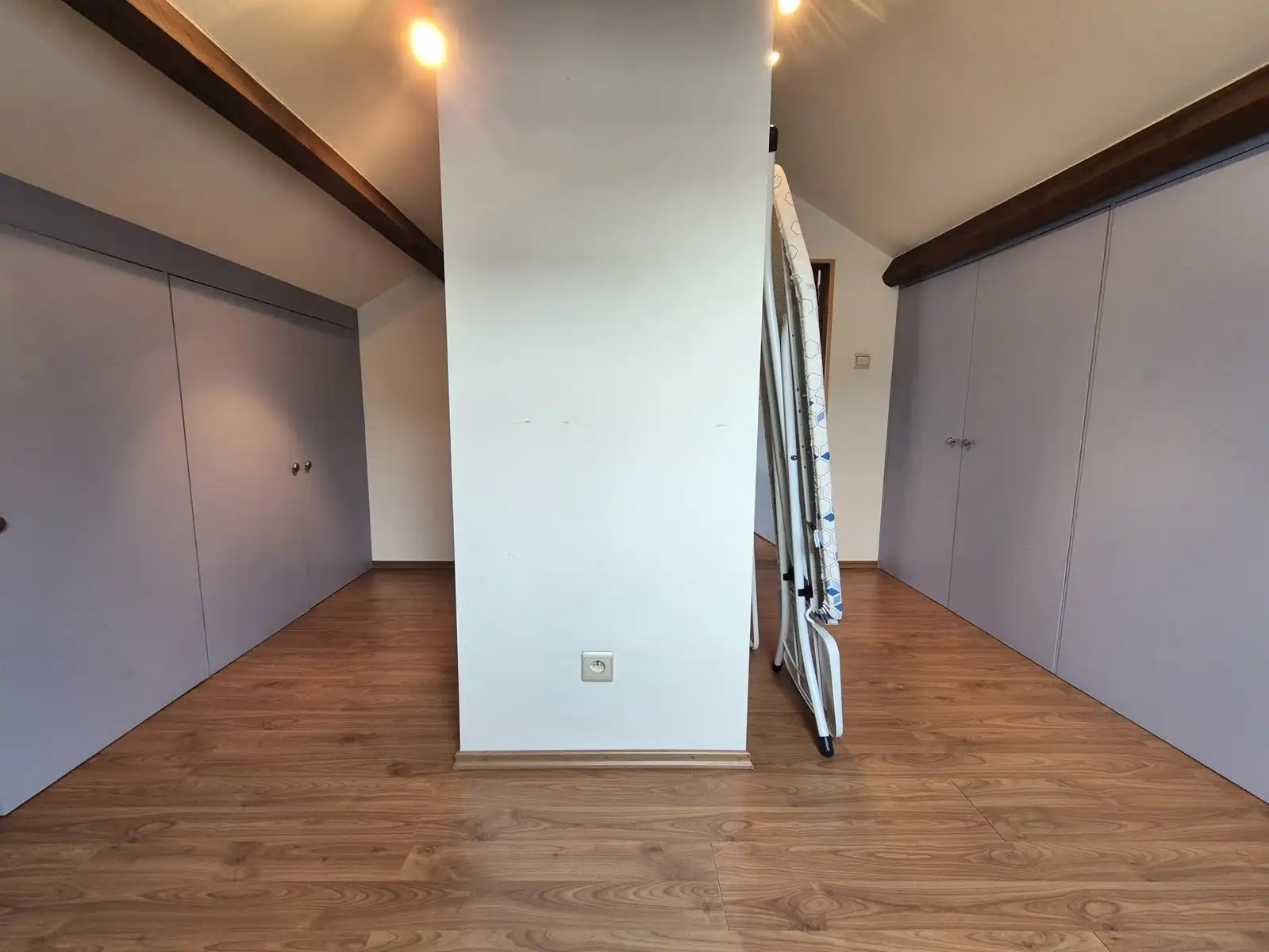 Instapklare open bebouwing (recent nieuw dak + CV-ketel) foto 22