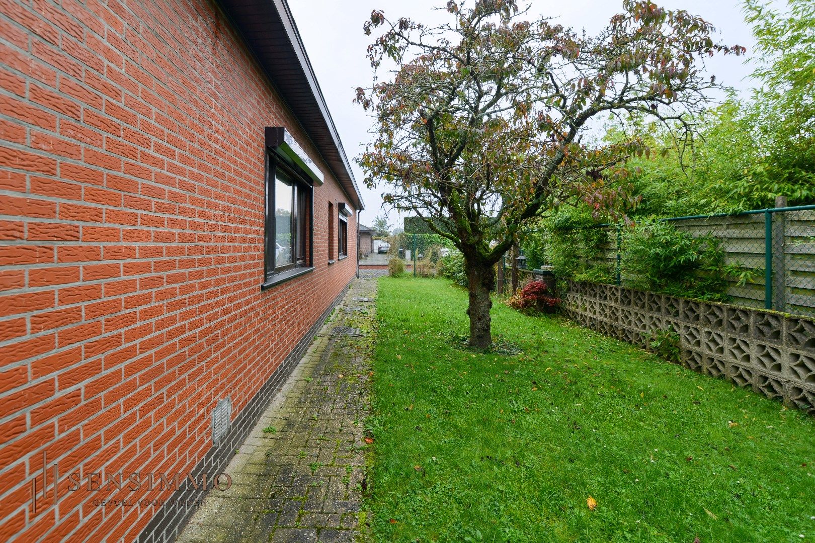 Charmante Bungalow met 4 slaapkamers op ruim perceel in rustige wijk - ideaal voor gezinnen en levensgenieters foto 24