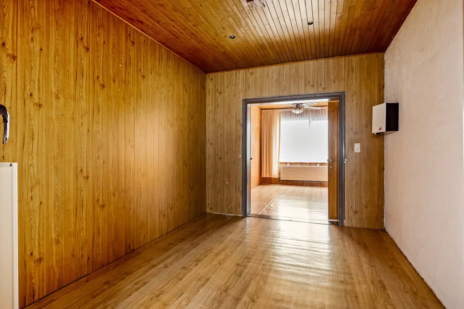 Charmante doch te renoveren woning met 2-3 slk, garage, tuin en veel potentieel vlakbij Rivierenhof! foto 14