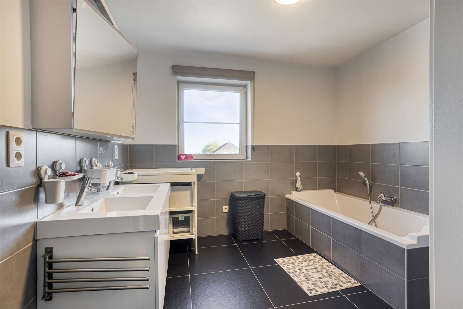 Grote instapklare woning nabij centrum Asse foto 13