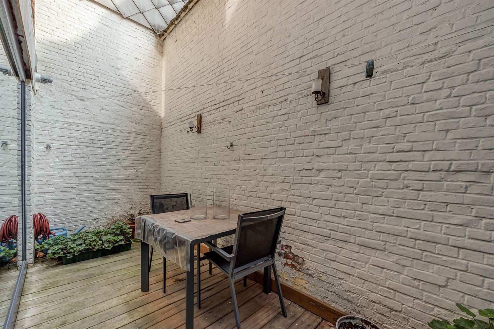 Hip gelijkvloers met groot terras foto 6