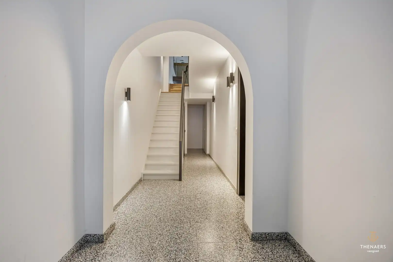 Stijlvol gerenoveerde karakterwoning nabij het centrum van Sint-Truiden. foto 19