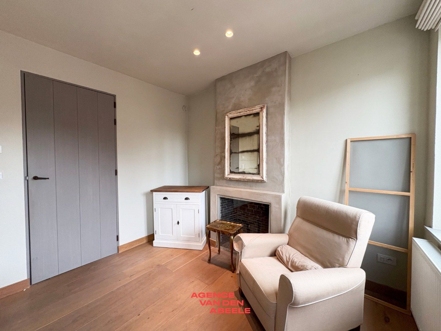 High class woning met stadskoer foto 16