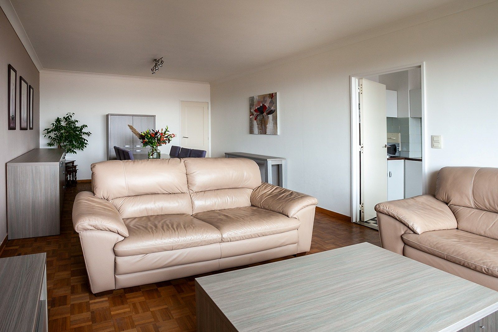 1-slaapkamer appartement op de 11de verdieping foto 6