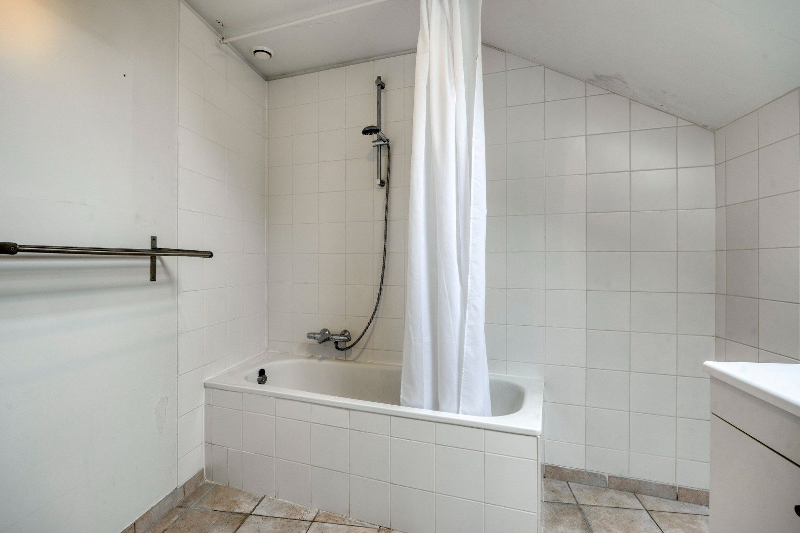 Appartement met 3 slaapkamers, autostaanplaats en terras in het centrum van Lubbeek – EPC 220 kWh/m² - bewoonbare opp. 182 m² foto 16