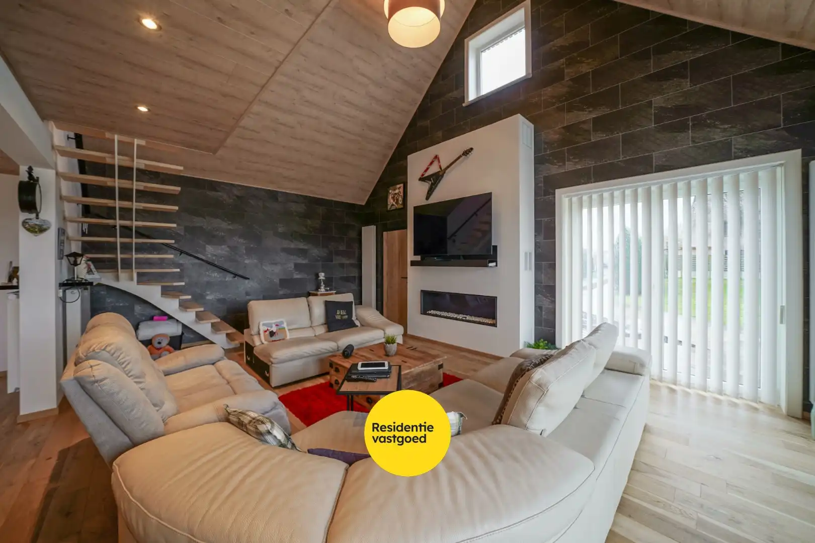 Alleenstaande woning op ruim perceel met vernieuwd woongedeelte en loods (80 m²) foto 9