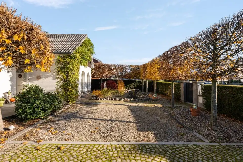 RUIME EN RUSTIG GELEGEN BUNGALOW MET 4 SLKS EN ZWEMBAD OP EEN PRACHTIG PERCEEL VAN 764M² foto 43