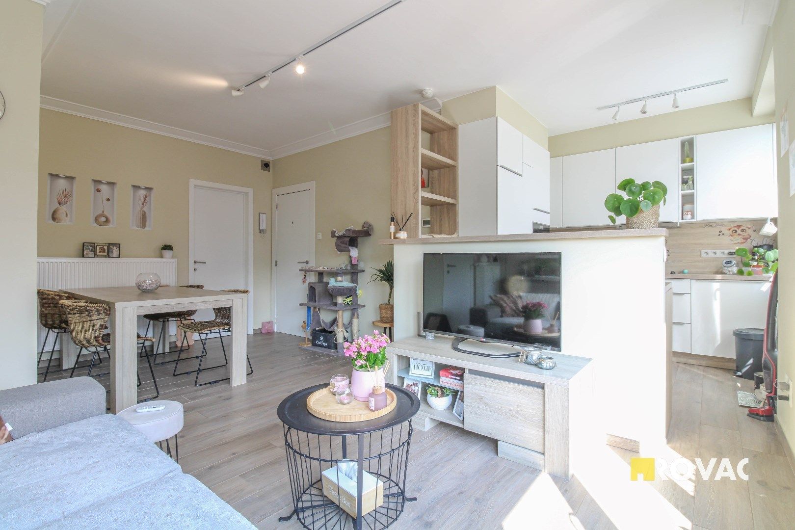 Volledig gerenoveerd en gemeubeld appartement met garage! foto 5