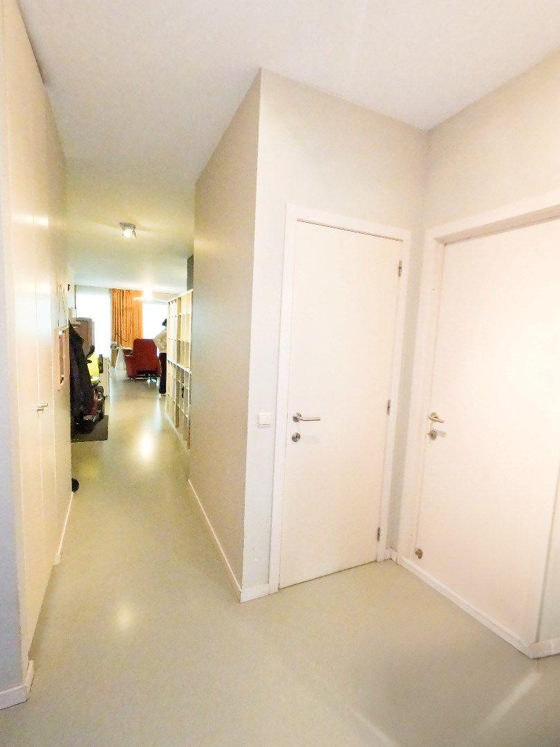 Gelijkvloers 2-slaapkamer met ruim terras foto 6